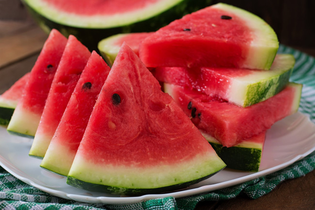 Обои картинки фото еда, арбуз, сочный, спелый, ломтики