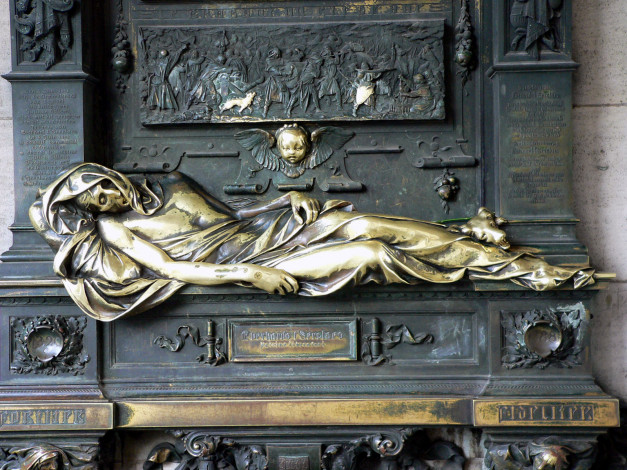 Обои картинки фото разное, рельефы, статуи, музейные, экспонаты, медь, скульптура