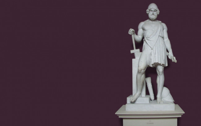 Обои картинки фото разное, рельефы, статуи, музейные, экспонаты, молот, клещи, кузнец