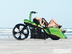 Картинка 2002 harley davidson road king мотоциклы мото девушкой