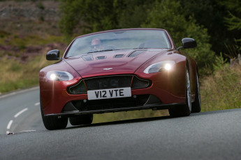 Картинка автомобили aston+martin 2014г uk-spec s roadster vantage aston martin v12