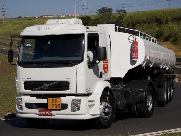 Обои картинки фото автомобили, volvo trucks, volvo, vm, 310, 4x2, tractor, 2003г