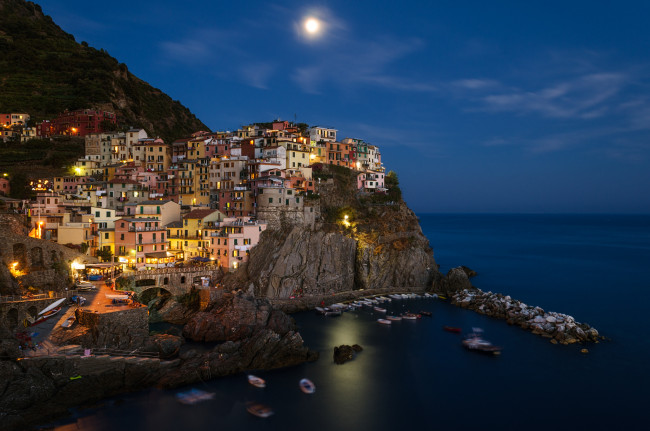 Обои картинки фото manarola, города, - панорамы, море, бухта, скала, поселок