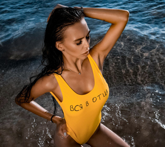 Обои картинки фото девушка, девушки, -unsort , брюнетки, темноволосые, модель