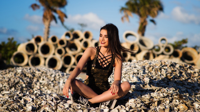 Обои картинки фото девушки, - брюнетки,  шатенки, lili