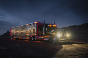 Картинка автомобили kenworth truck ночь фары