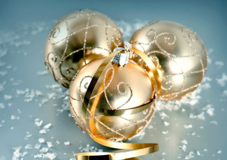 Картинка праздничные шарики серпантин