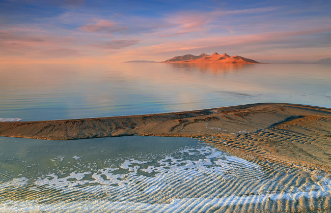 Обои картинки фото природа, побережье, берег, зарево, облака, остров, небо, море, горы