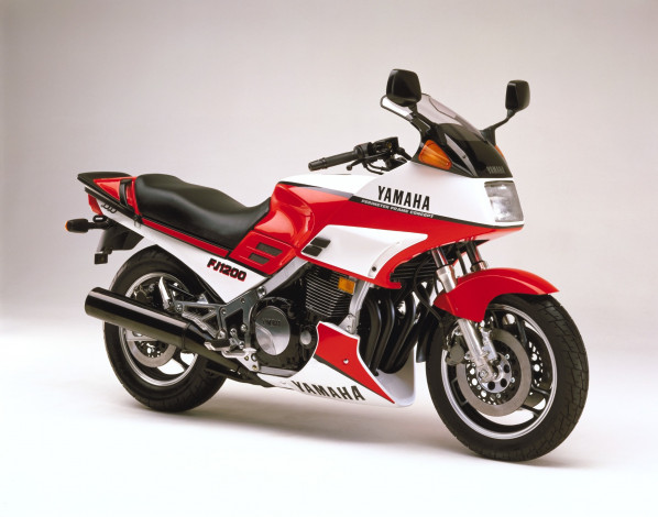 Обои картинки фото мотоциклы, honda