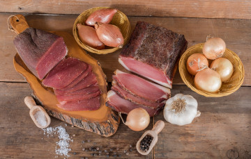 Картинка еда колбасные+изделия перец чеснок лук ветчина