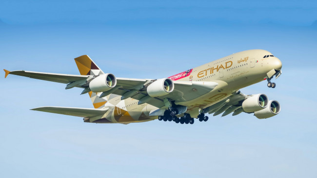 Обои картинки фото a380-861, авиация, пассажирские самолёты, авиалайнер