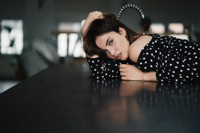 Обои картинки фото девушка, девушки, aurela skandaj, модель