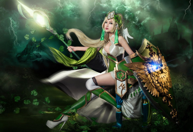 Обои картинки фото разное, cosplay , косплей, грудь, зелень, свет, девушка, листья, взгляд, небо