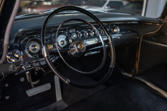 Картинка автомобили спидометры торпедо crown imperial