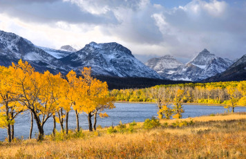 обоя природа, реки, озера, горы, снег, лес, осень, деревья, тень, озеро