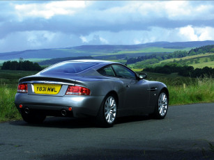 Картинка автомобили aston martin