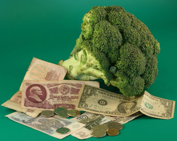 Обои картинки фото разное, золото, купюры, монеты