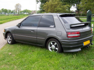 Картинка 323 автомобили mazda