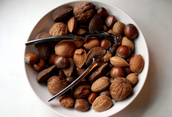 Картинка еда орехи каштаны миндаль фундук грецкий орех