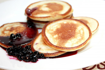 Картинка еда блины оладьи варенье