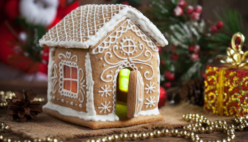 Картинка праздничные угощения пряник ёлка шишка домик