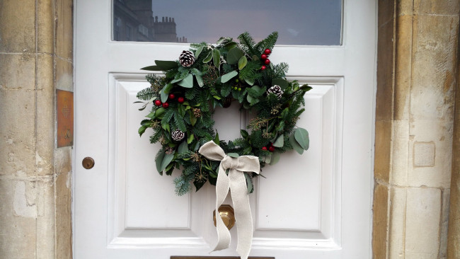 Обои картинки фото праздничные, украшения, бант, венок