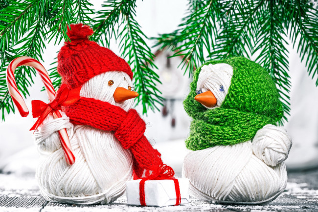 Обои картинки фото праздничные, снеговики, парочка