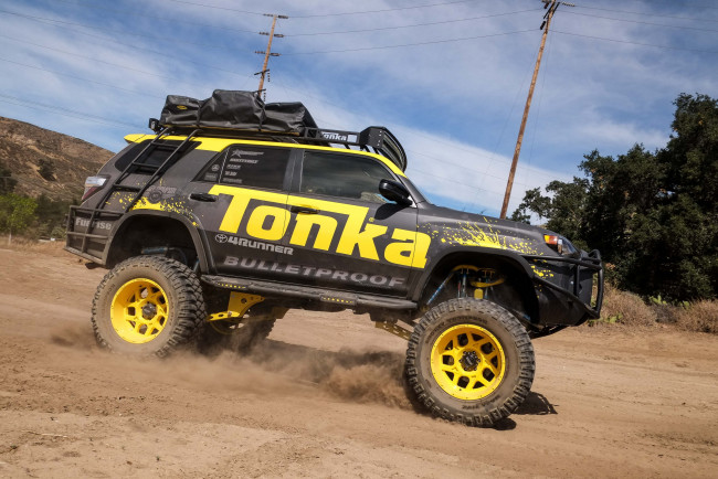 Обои картинки фото toyota tonka 4runner 2015, автомобили, toyota, tonka, 4runner, 2015, внедорожник