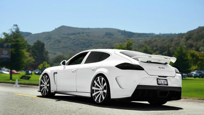 Обои картинки фото porsche panamera turbo, автомобили, porsche, белый, дорога, горы