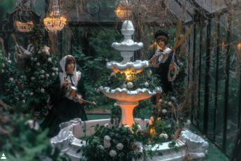 обоя девушки, карина салахутдинова , tenletters, образы, косплей, наряды, костюмы, ножницы, лейки, сад, люстры, цветы, фонтан