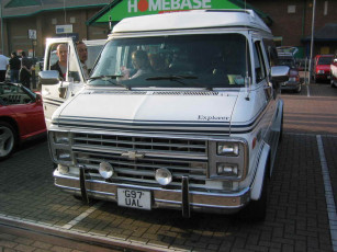 Картинка chevy автомобили выставки уличные фото