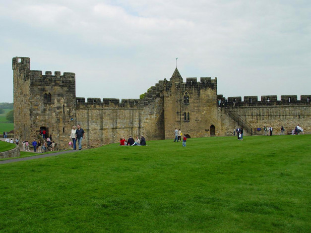 Обои картинки фото alnwick, castle, uk, города, исторические, архитектурные, памятники