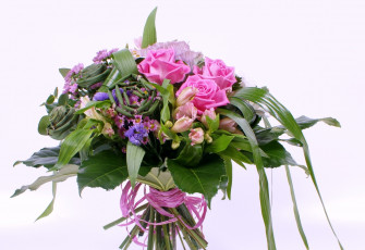 Картинка цветы букеты композиции розы альстромерия хризантемы листья