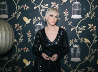 обоя annie, lennox, музыка, автор-исполнитель, великобритания, новая, волна, поп, рок