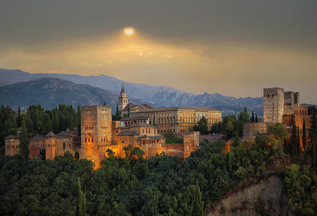 Обои картинки фото гранада, испания, города, дворцы, замки, крепости, каменный, солнце