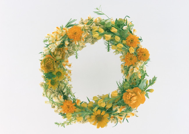 Обои картинки фото цветы, букеты, композиции, листья, венок