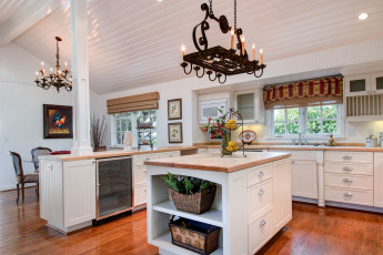 Картинка интерьер кухня лампы мебель