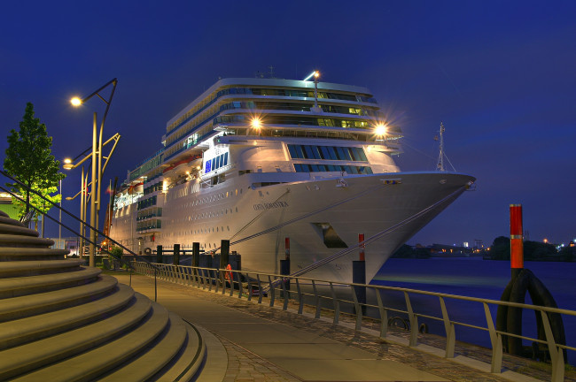 Обои картинки фото costa romantica, корабли, лайнеры, причал, набережная, швартовы, судно