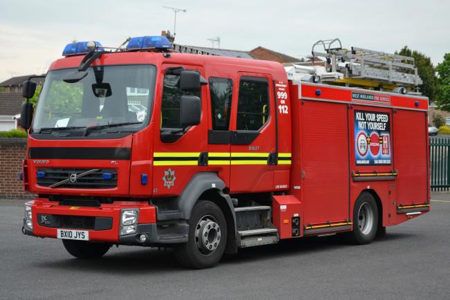 Обои картинки фото автомобили, пожарные машины, пожарный, автомобиль, спецтехника