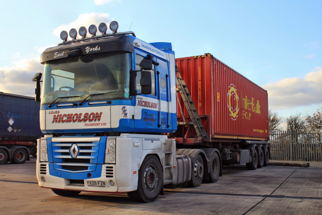 Обои картинки фото renault, автомобили, renault trucks, s, a, автомобильная, корпорация, франция