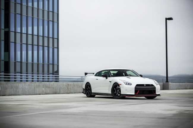 Обои картинки фото 2014 nissan gt-r nismo, автомобили, nissan, datsun, тюнинг, белый, nismo
