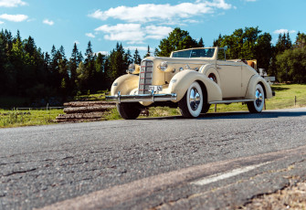 Картинка автомобили lasalle