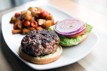 Картинка еда мясные+блюда булочка лук котлета