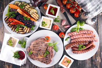 Картинка еда разное баклажаны колбаски чеснок мясо соус помидоры томаты