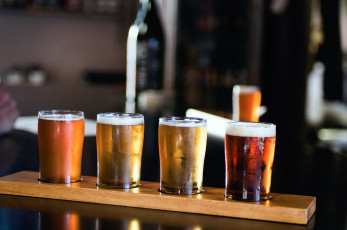 Картинка еда напитки +пиво бокалы пена пиво ассорти