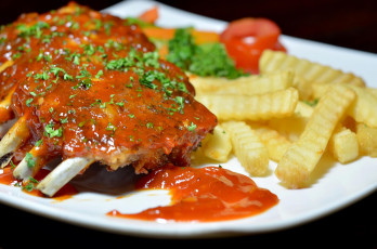 Картинка еда мясные+блюда фри соус ребрышки картофель