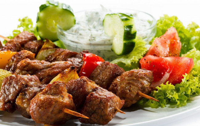 Обои картинки фото еда, шашлык,  барбекю, овощи, мясо, томаты, помидоры