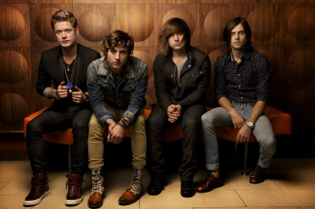 Картинка hagwell-brown-wall музыка hot+chelle+rae группа