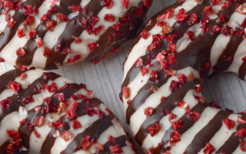 Картинка еда хлеб +выпечка пончики