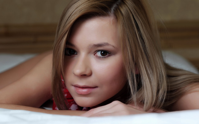 Обои картинки фото алина шагидулина, девушки, алина шагидуллина , cute cristina,  paloma b, алина, шагидулина, paloma, b, cristina, polina, девушка, модель, блондинка, поза, стройная, сексуальная, флирт